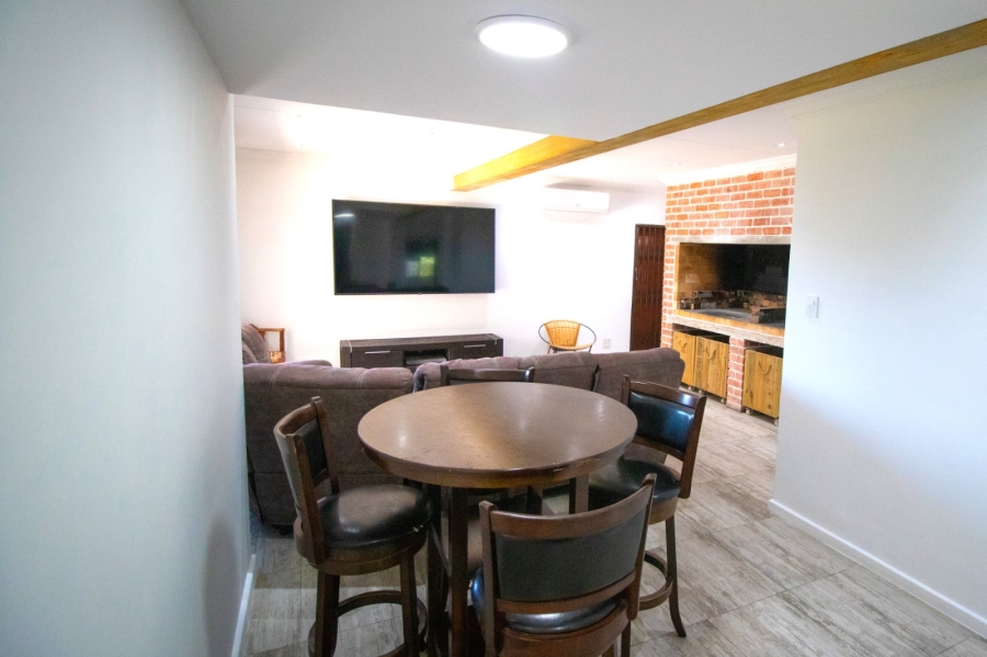 4 Bedroom Property for Sale in Noorsekloof Eastern Cape